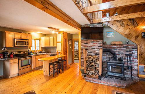 Cozy private cabin near Okemo! Large Hot tub! - Foto 5