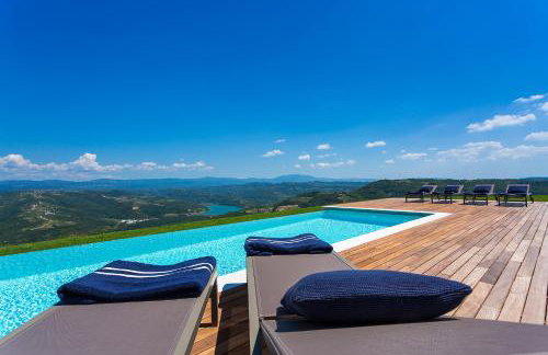 Villa Vista Zamask for 7 persons near Motovun with 60 m2 heated pool, free bikes & panoramic view - Photo 3