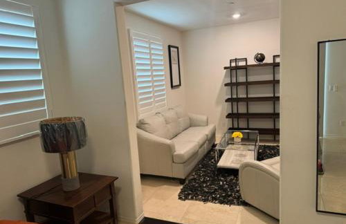 Elegant Retreat with Private Luxurious Gen Suite - Foto 31