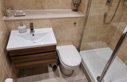 Comfy Salford Apartment 2 Bed 2 Bath Parking - Foto 8