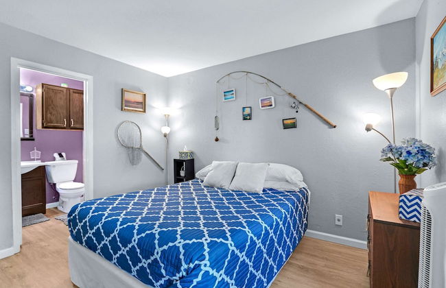 Charming Lakeside Condo - Moments to Lake Fun - Foto 2