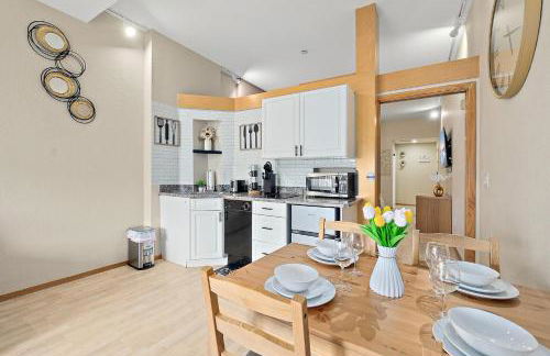 European style Queen Suite in Palm Coast - Best view with Balcony near Beaches! - Photo 34