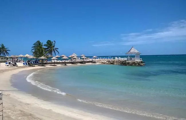 Apt - Gated Community-sleeps 4-balcony-parking - Foto 22