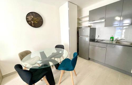 T2 Bleu Mer - Centre ville , Climatisé , 5 min de la plage et à 250m de la gare - Foto 3