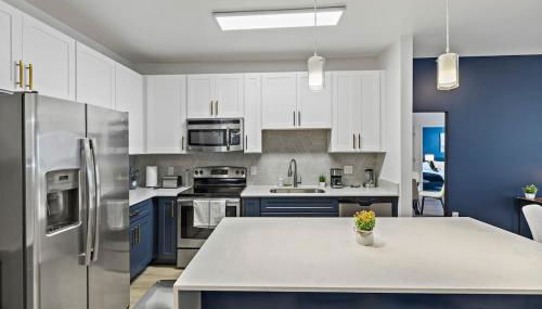 Beautiful 1BD - 5Min DT, Gym, Parking, W-D - Sleeps 6 - Photo 3