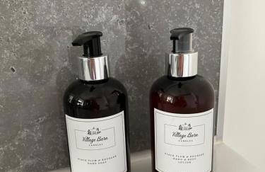 Honeysuckle Cottage -PART OF ALTON COTTAGES - Foto 14