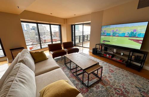 Luxurious and Spacious 2-Bedroom Condo Unit Downtown San Diego in the Heart of the Gaslamp Quarter - 30-Day Min recommended - 14-Day Min acceptable - Foto 68