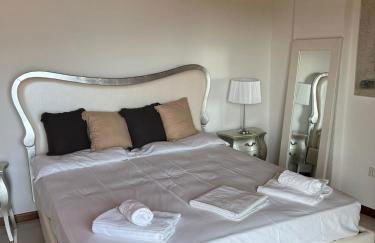 Amazing Lake View Apartment with Pool and 2 Terraces, Modern Urio, by STAYHERE-LAKECOMO - Foto 23