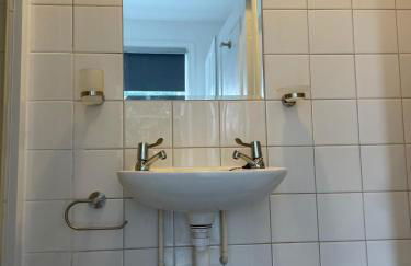 Self Contained Studio Flat - Foto 12