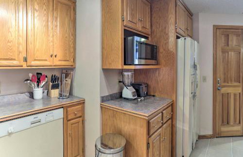 Eagan Home with Porch - 5 Mi to Mall of America! - Foto 25