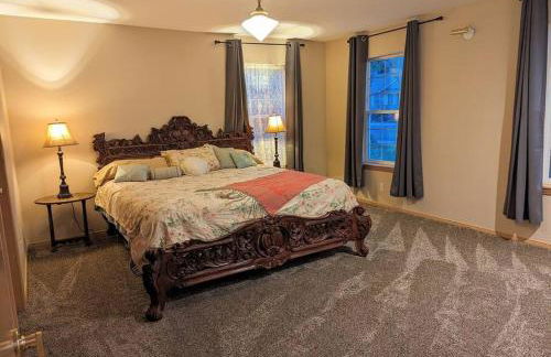 Five Bedroom Colonial Style Home - Foto 51