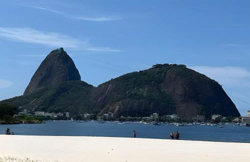 STUDIO - PRAIA de BOTAFOGO - 400m do Metrô Botafogo - Excelente Localização - Wi Fi - Bares, Restaurantes e 2 Grandes Shoppings - Portaria 24h - TV Claro e Steams - Foto 16