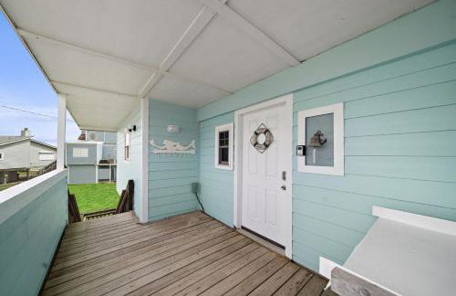 2nd Row Home Close to Beach - Foto 18