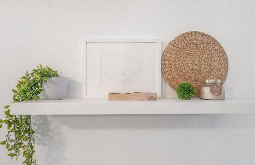 Newly Renovated 4BR 2B Riverview Oasis with King - Foto 25