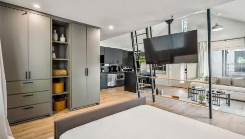 Tiny Home with a Cozy Loft for Quiet Moments - Foto 3