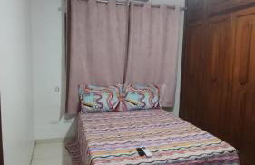 CASA - 3 quartos com ar - garagem para 3 carros - Foto 1