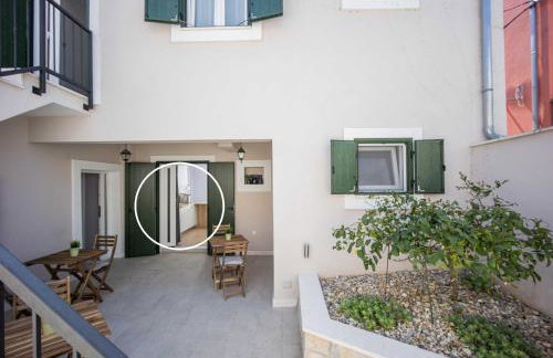 Zlatin Dvor - apartments for 3, terrace, Trogir center, beach at 5-min, BIKE friendly - Foto 106