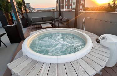 Suite Panoramic Attico con Jacuzzi Privata - Foto 6