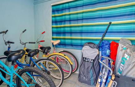 Beach Glam Abode - King Bed, BBQ, Beach Gear - Foto 19