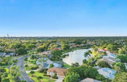 Private Pool Pond Views Bonus Lounge in Gated Naples Community Drive to Dining Sand - Foto 47