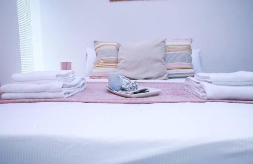 Apartment - Sleeps 2 & Free Parking - Photo 8