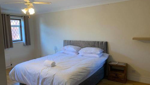 Super King Bed Suite, Executive office, fast WiFi, free parking - Foto 4