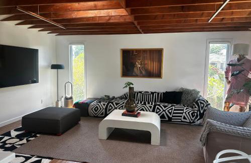 Spacious Resort Getaway @ Echo Park Ranch - Luxury indoor/ outdoor home steps from Sunset Blvd, Echo Park Lake, Dodgers Stadium - Foto 2