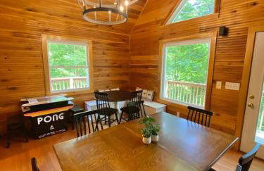 14 Guest 7 Bed 4 BR Lakefront Cabin w Hot Tub - Foto 32