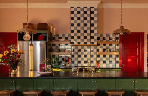 Hot Tub, 5BR2BTH in Guthrie, OK- Near EdmondOKC - Photo 25