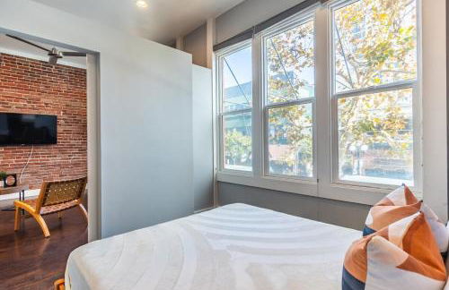 Gaslamp 2BR Upscale Queen Beds with Smart TV - Foto 26