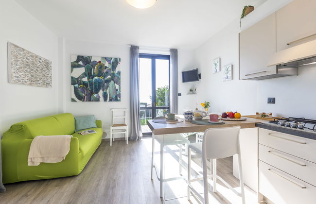 2 bedroom Apartment in Cipressa with swimming pool and garden - Photo 2