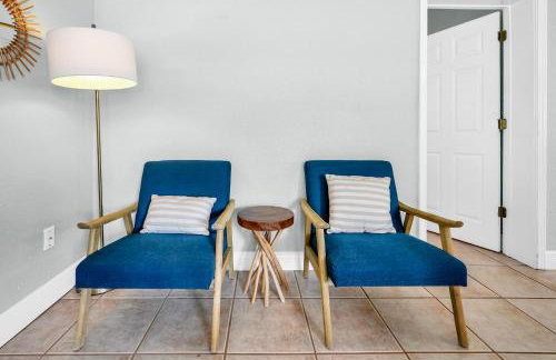 Two Homes, Private Pool, Game Room & Steps to the Beach - Foto 9