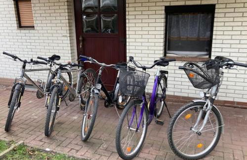 Gemütliches Ferienhaus 70qm mit Garten Sitzecke Grill 5 Minuten zum See - Foto 1