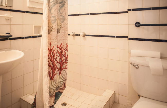 Point Village Studios and Suites - Photo 40