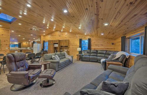 Spacious Kansas Retreat On-Site Disc Golf! - Foto 1