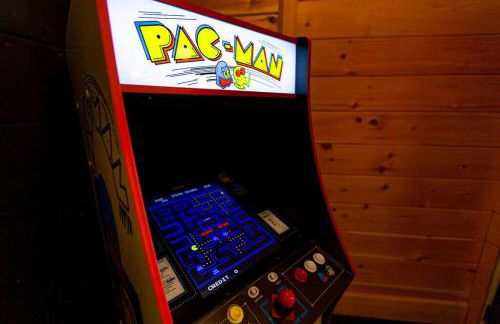 Chic Home with King Bed and Fire Pit - Foto 6