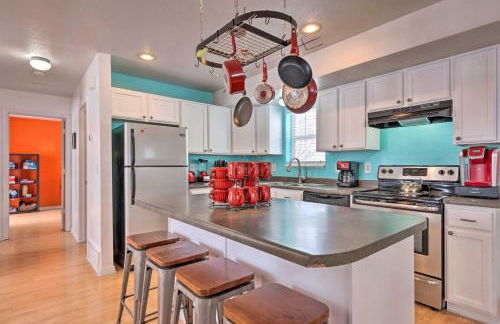 Family-Friendly Logan Farmhouse with Yard and Near USU - Foto 7