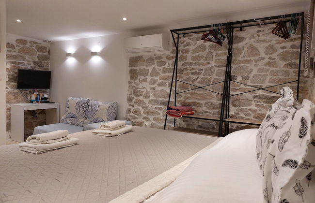 Homey 1-BR Apt - Photo 14