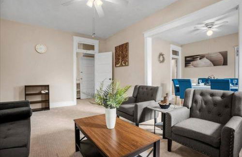 Entire Spacious Home Near DC - Photo 5