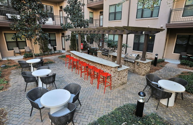 Ebony Ivory Midtown King Bed - Foto 36