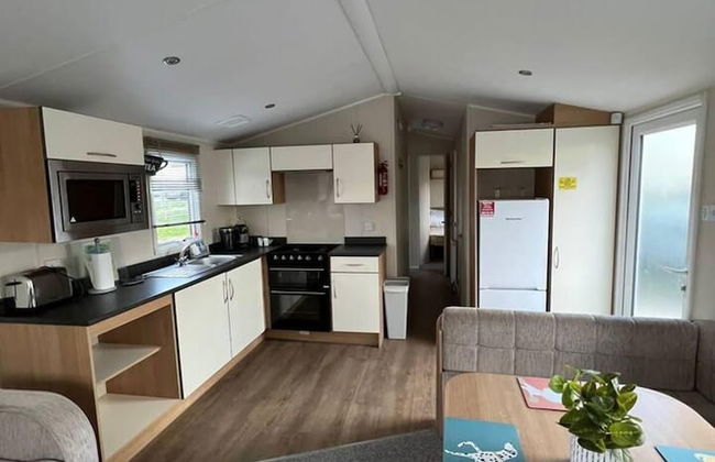 Stunning 8 Berth Caravan in Poole - Foto 9