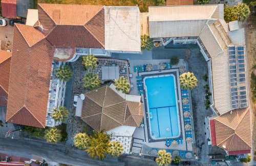 Vivian Hotel - Photo 1