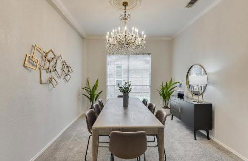 Luxurious Home w Cinema Room & Private Pool - Foto 12