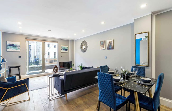 Beautiful Canal Side Notting Hill Abode With Terrace - Photo 16