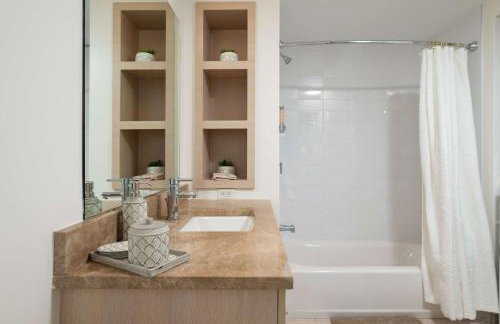 Upscale Penthouse with Gym Parking near MGH TUFTS - Photo 40