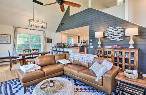 Waterfront Lake Martin Home with Private Dock and View - Foto 4