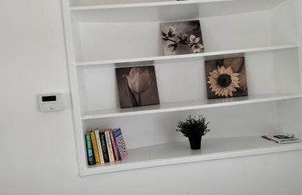 Leeson House in Harborne, Birmingham near Botanical Gardens, Queen Elizabeth Hospital, Birmingham University, Utilita Arena, Edgbaston Cricket Ground, Cadbury World and the Midland Art Centre, with free parking - Photo 14