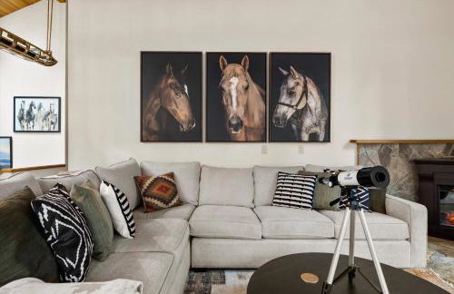 Treehouse Cabin Hot Tub Sauna Game Room - Foto 16