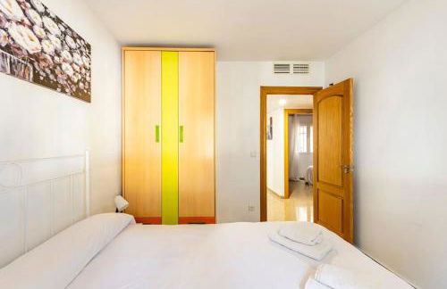 Amplio piso con 4 habitaciones para disfrutar de Málaga con parking gratuito - Photo 9