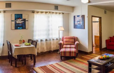 Evie's apartment - Photo 48